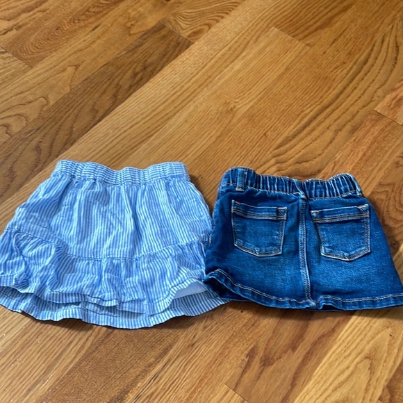 Bundle of 2 Old Navy Baby Skirts - Picture 4 of 4
